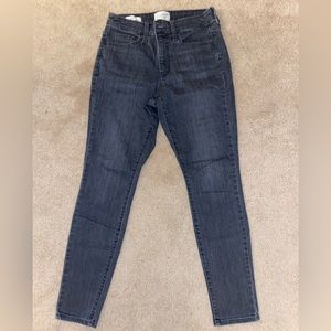 Pair of Universal Threads high rise skinny jeans size 27 (grey/black color)